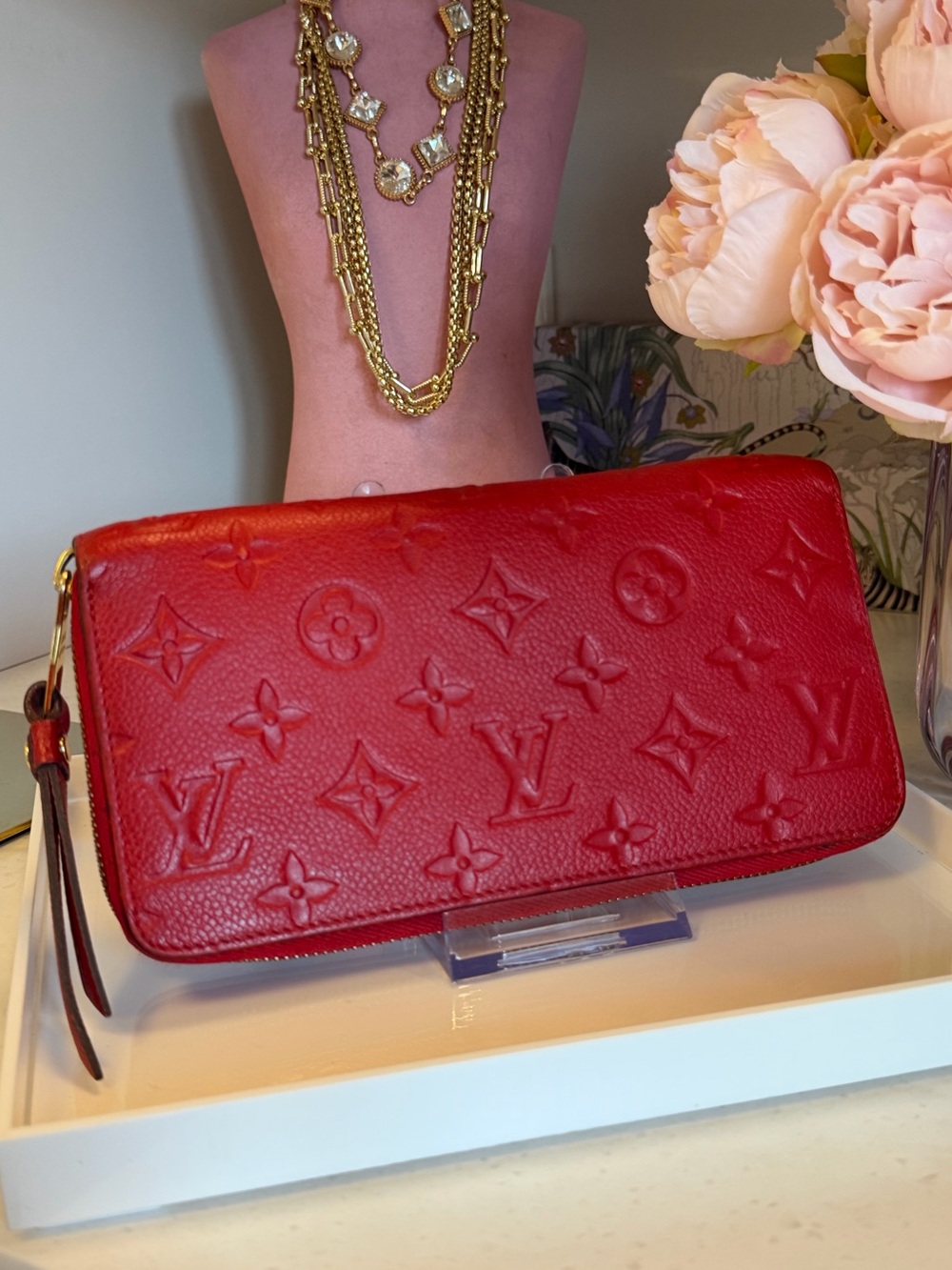 Classic Red Empreinte Zip-Around long Women's Wallet EUC wow 4 x 8 fits phone